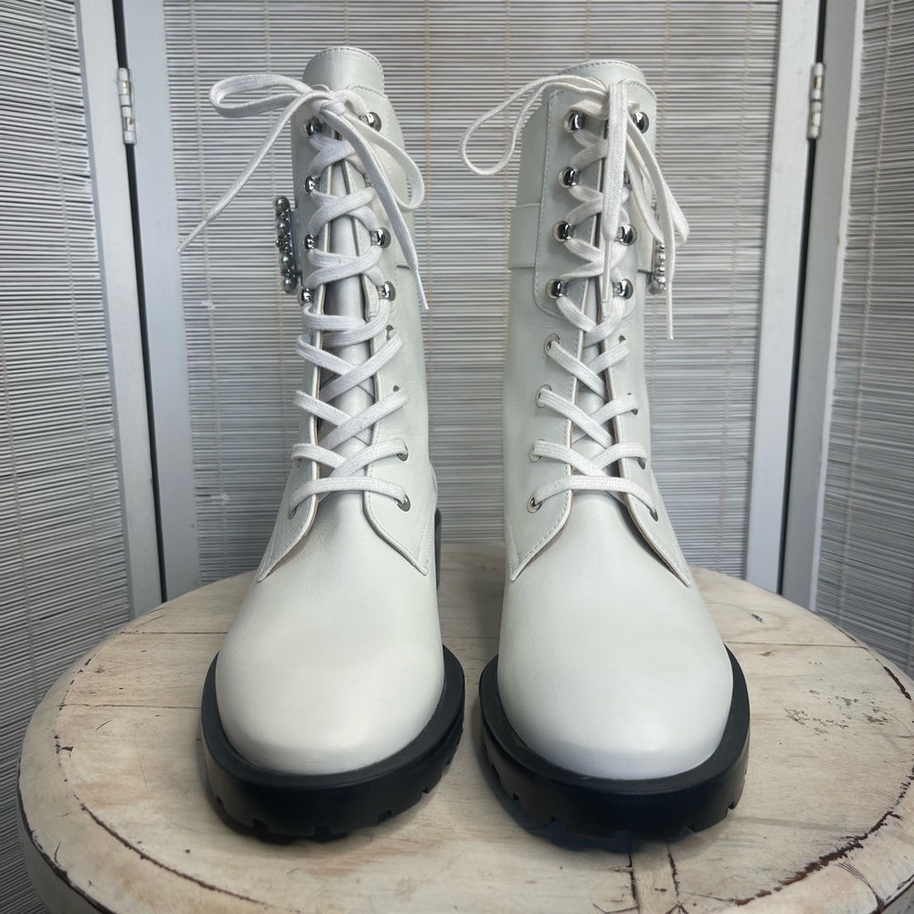 Stuart Weitzman Pearl Buckle Boots White Leather Lace Up Lug Sole Size 6 NWT - Picture 3 of 11